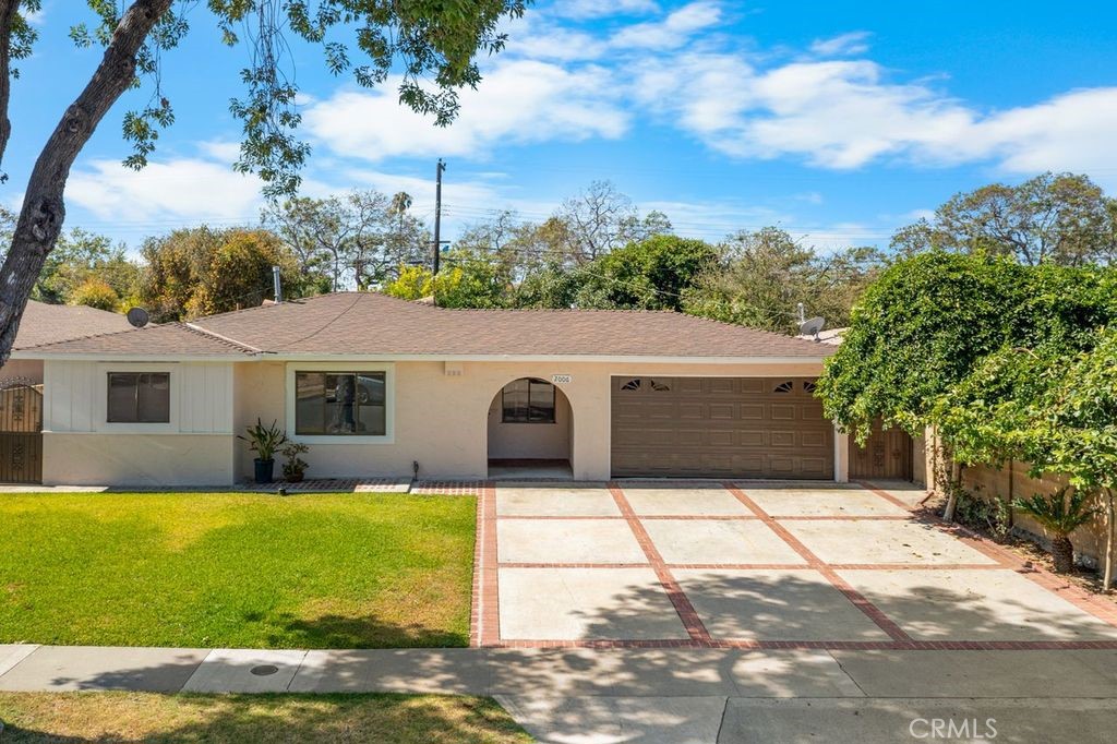 2006 W Wilshire Avenue