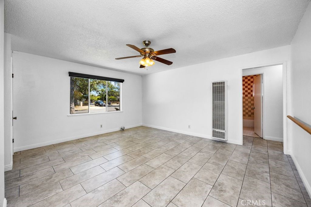 2006 W Wilshire Avenue