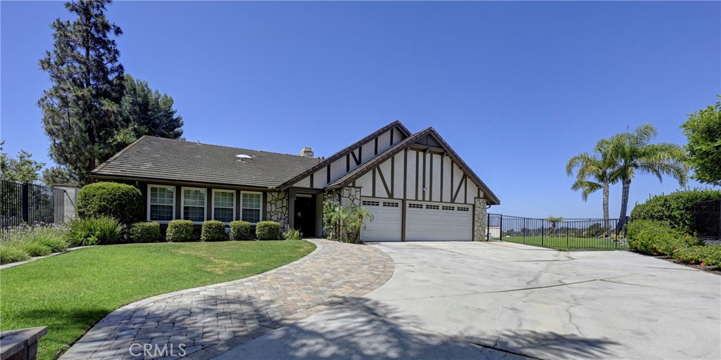 4341 Pepper Avenue