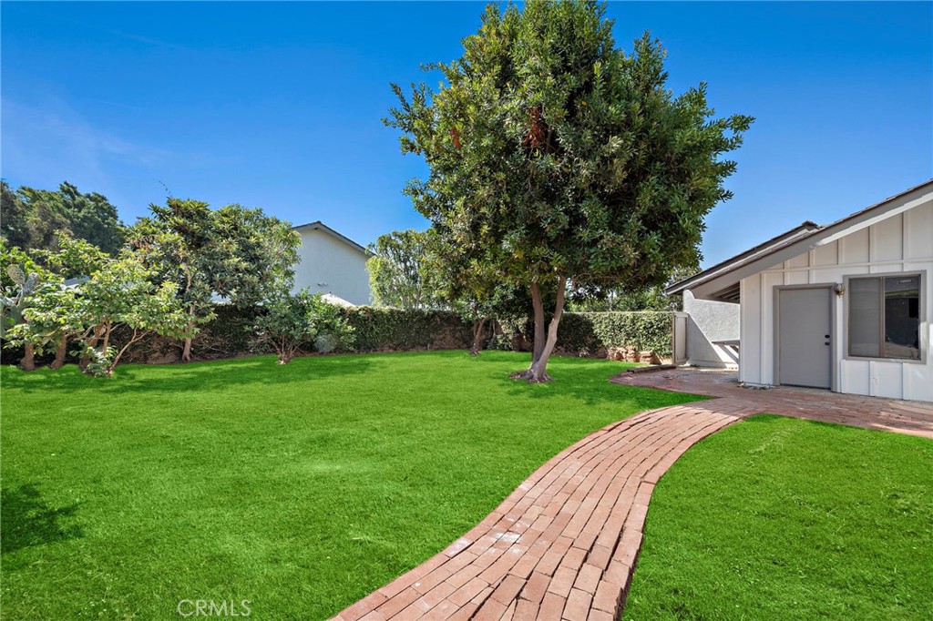 1061 Regis Way