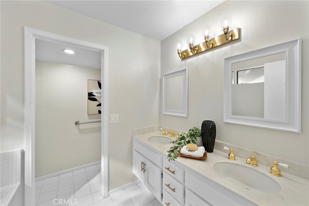 1061 Regis Way