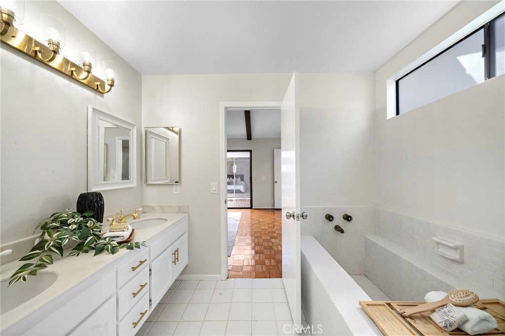 1061 Regis Way