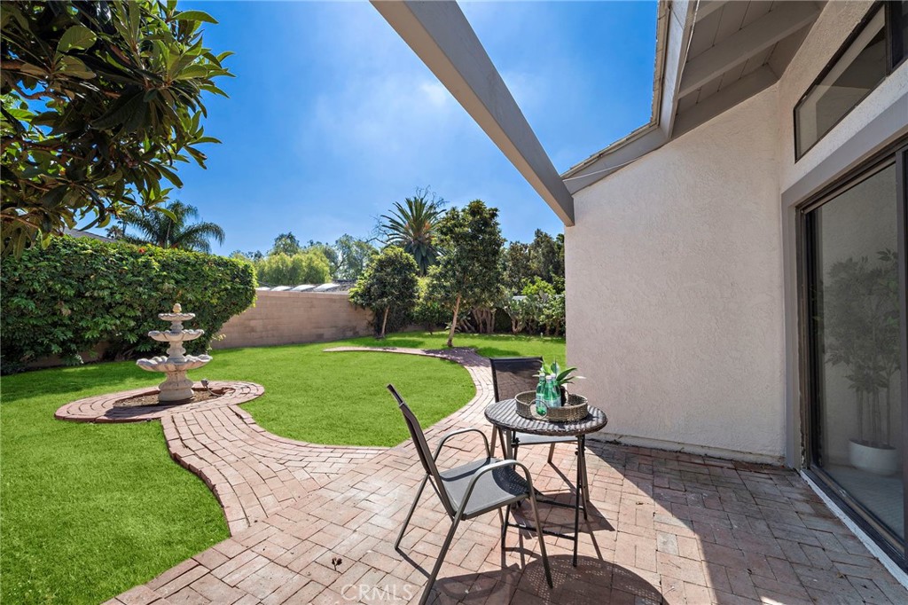1061 Regis Way