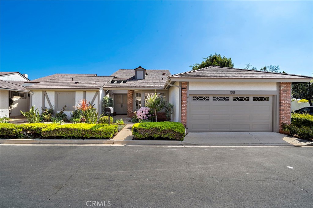 1061 Regis Way
