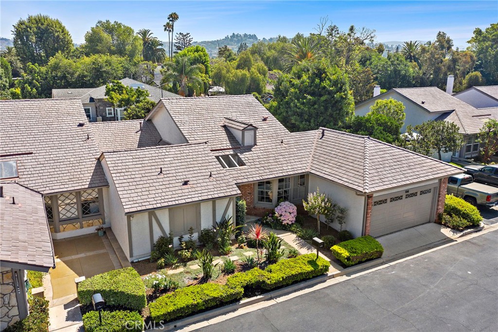 1061 Regis Way