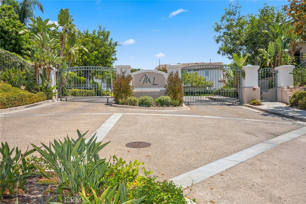 1757 Pierce Lane