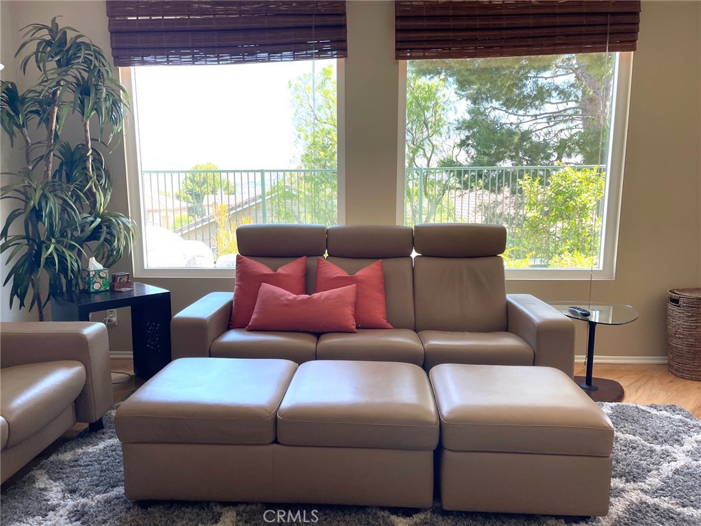 8835 E Fallbrook Way