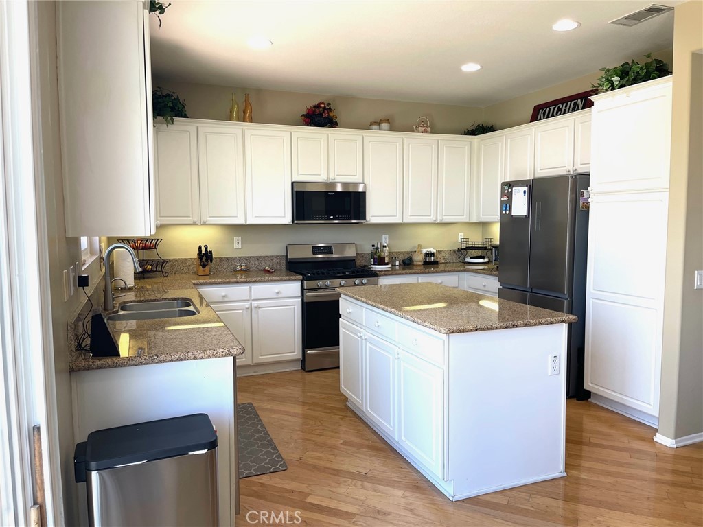 8835 E Fallbrook Way