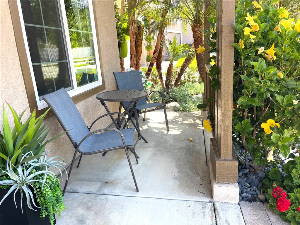 8835 E Fallbrook Way