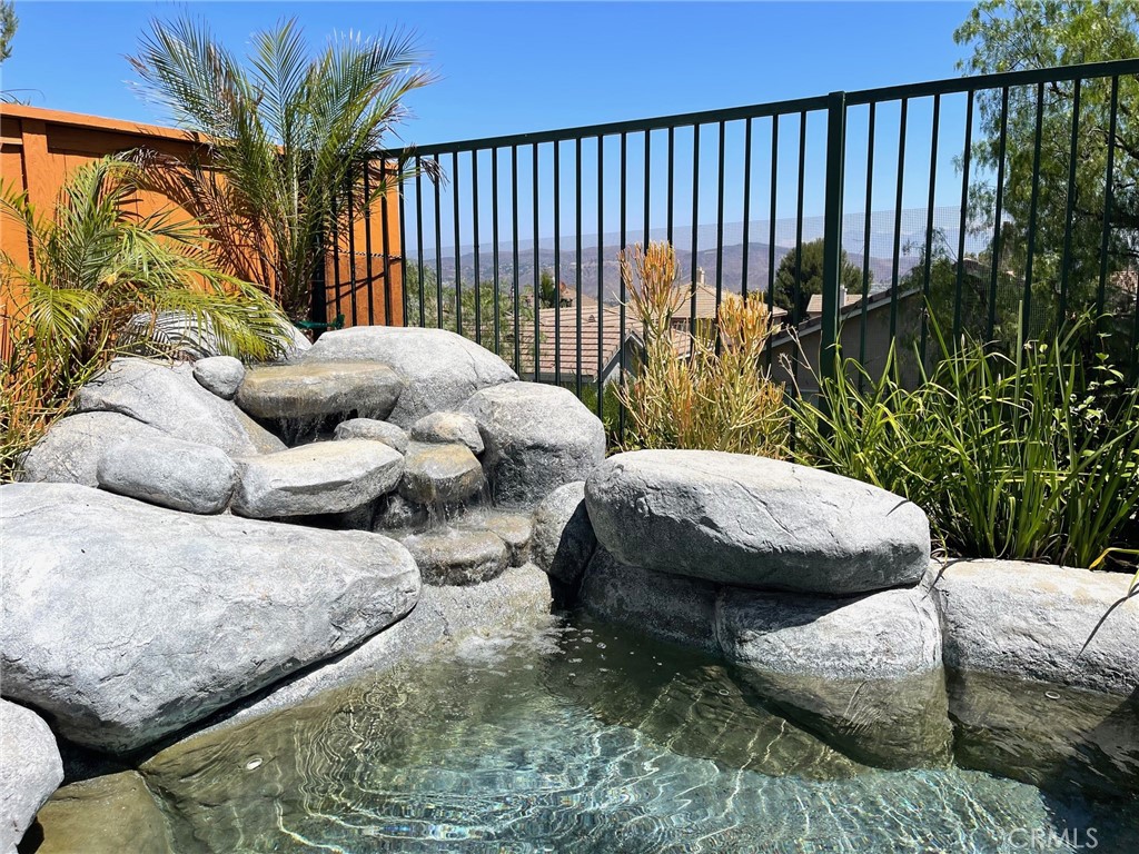 8835 E Fallbrook Way