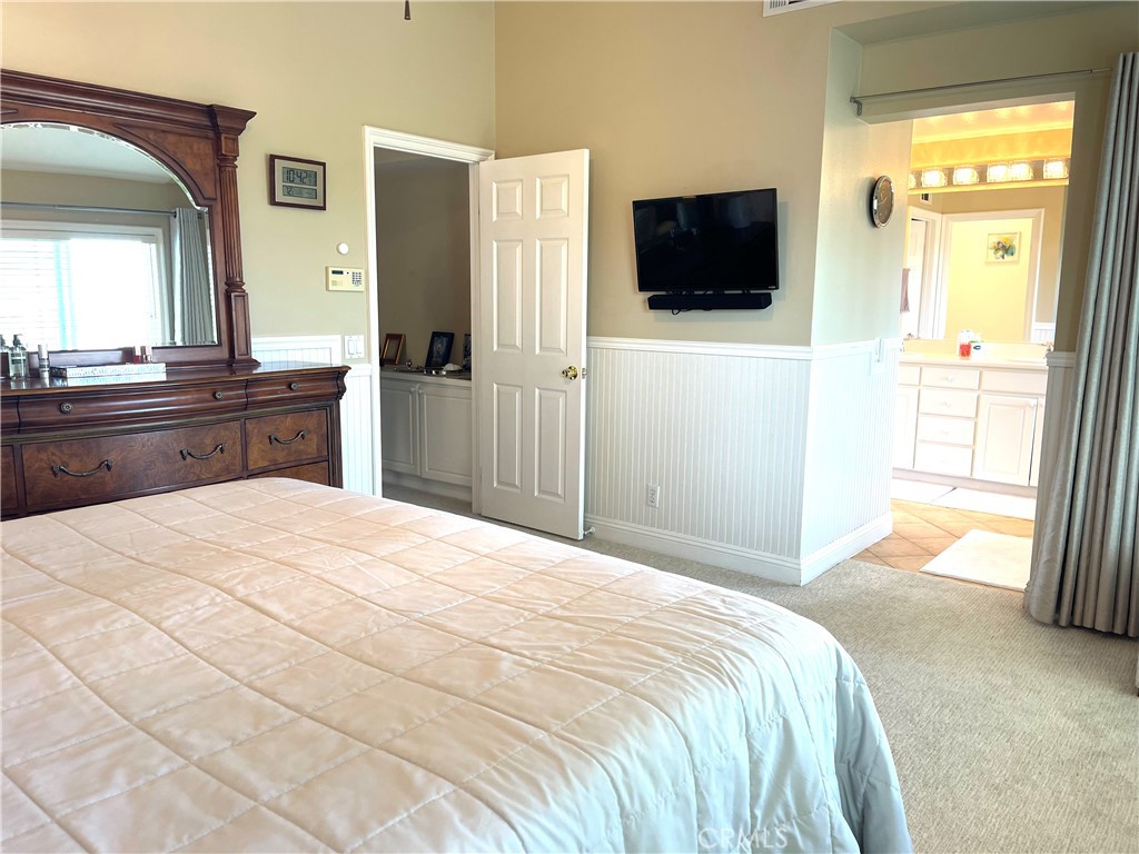 8835 E Fallbrook Way