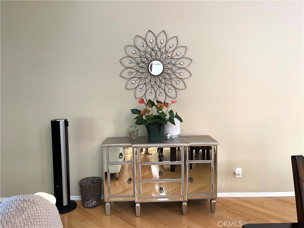 8835 E Fallbrook Way