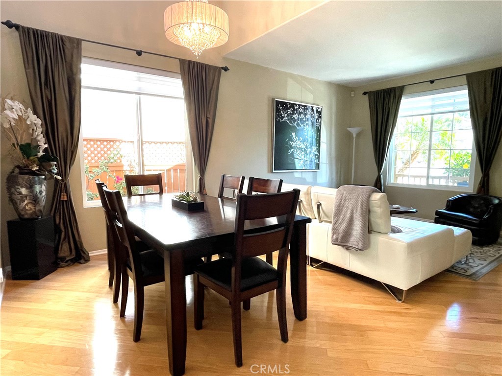 8835 E Fallbrook Way