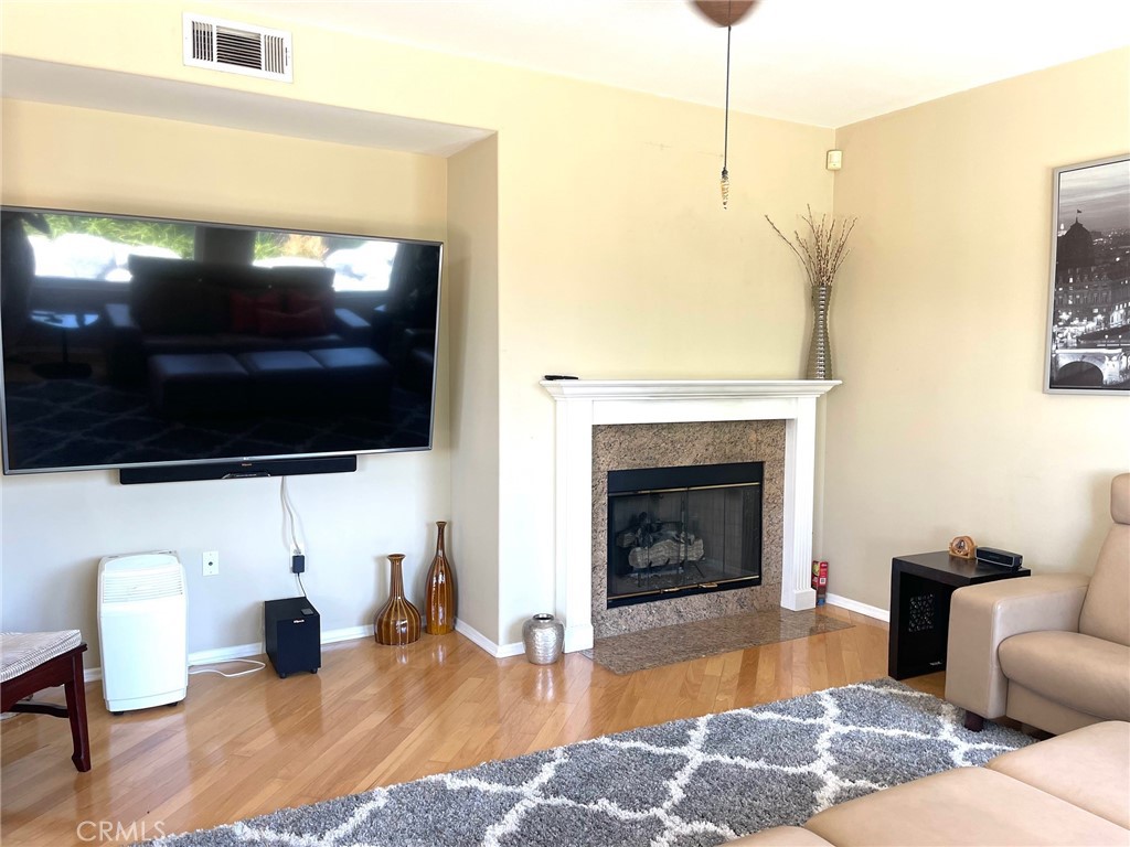 8835 E Fallbrook Way