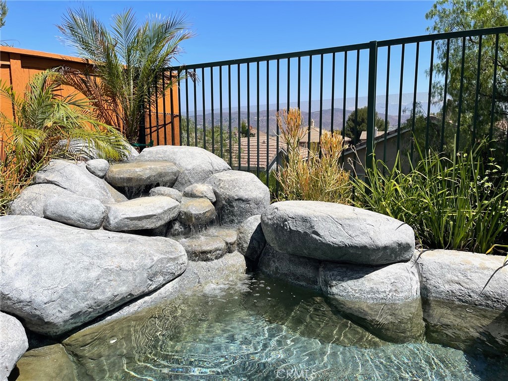 8835 E Fallbrook Way