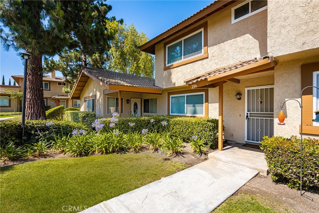 206 Bay Meadows Drive