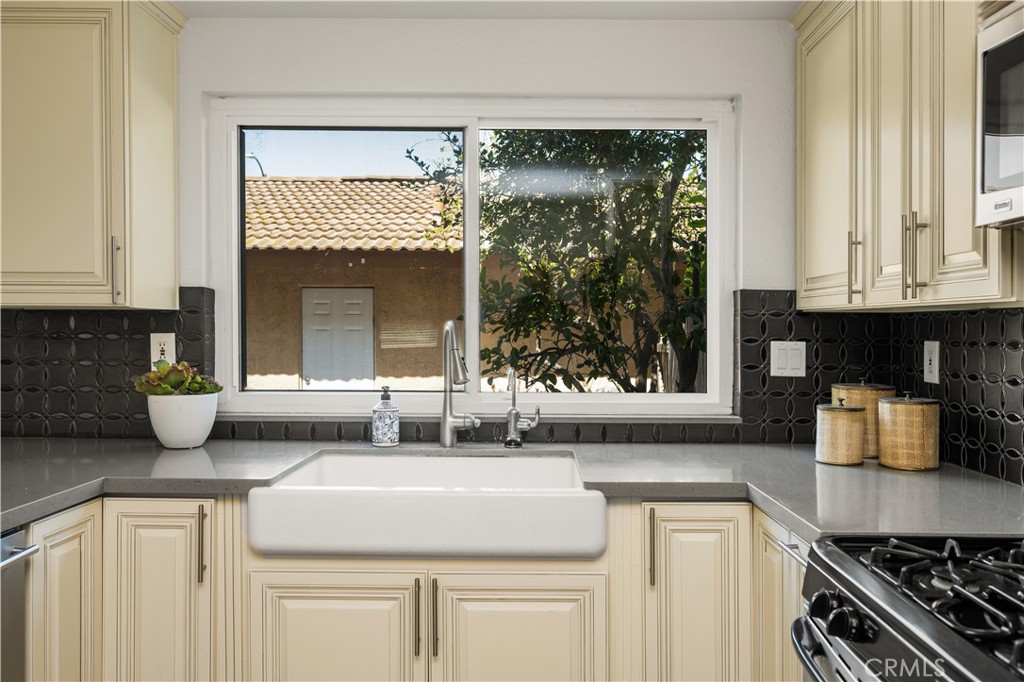 206 Bay Meadows Drive