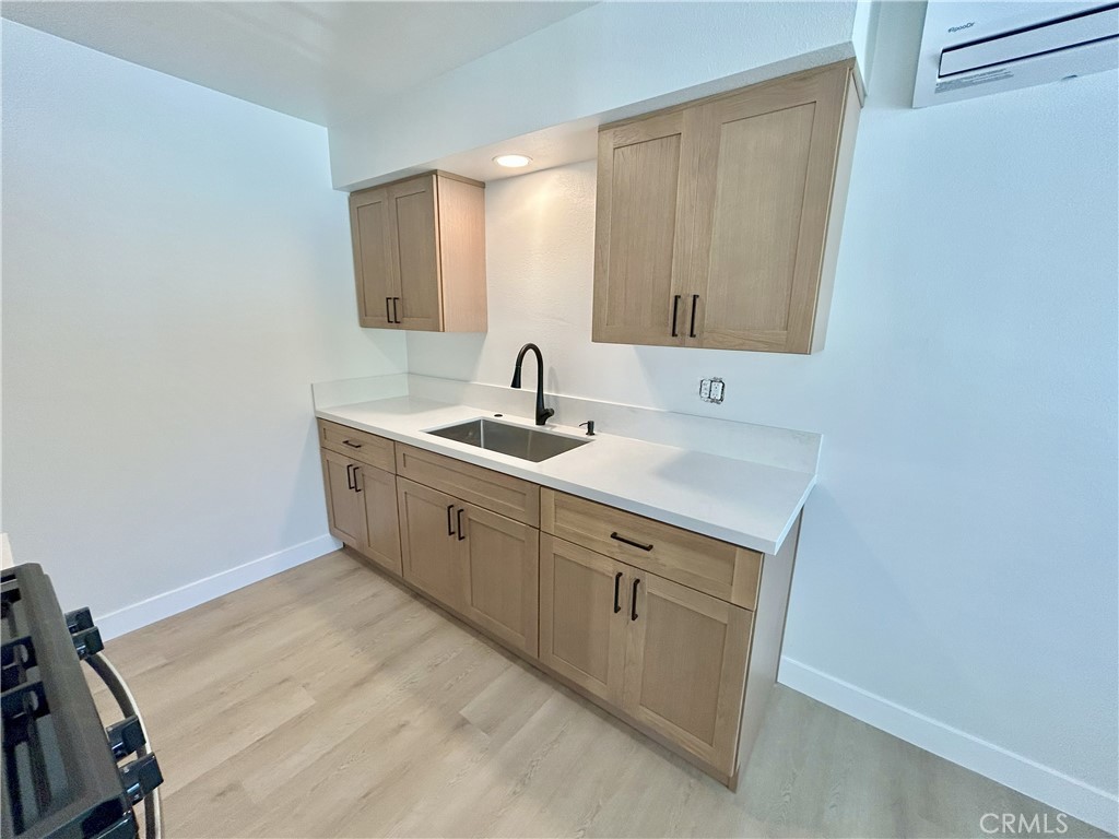895 N Euclid Avenue 4