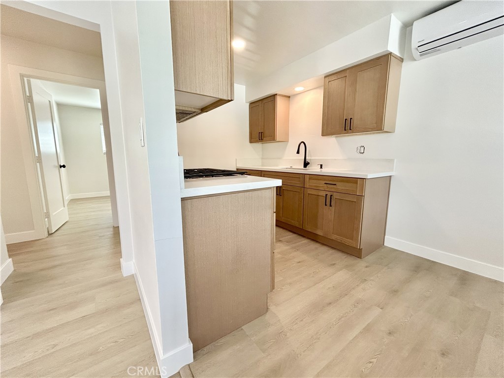 895 N Euclid Avenue 4