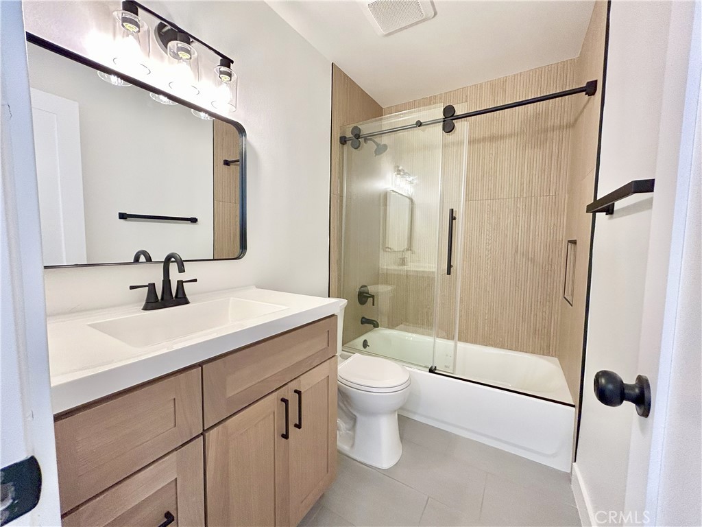 895 N Euclid Avenue 4