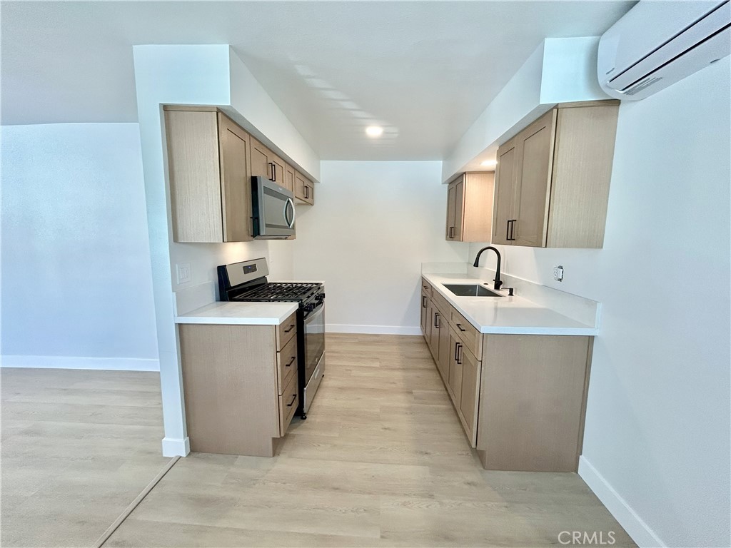 895 N Euclid Avenue 4