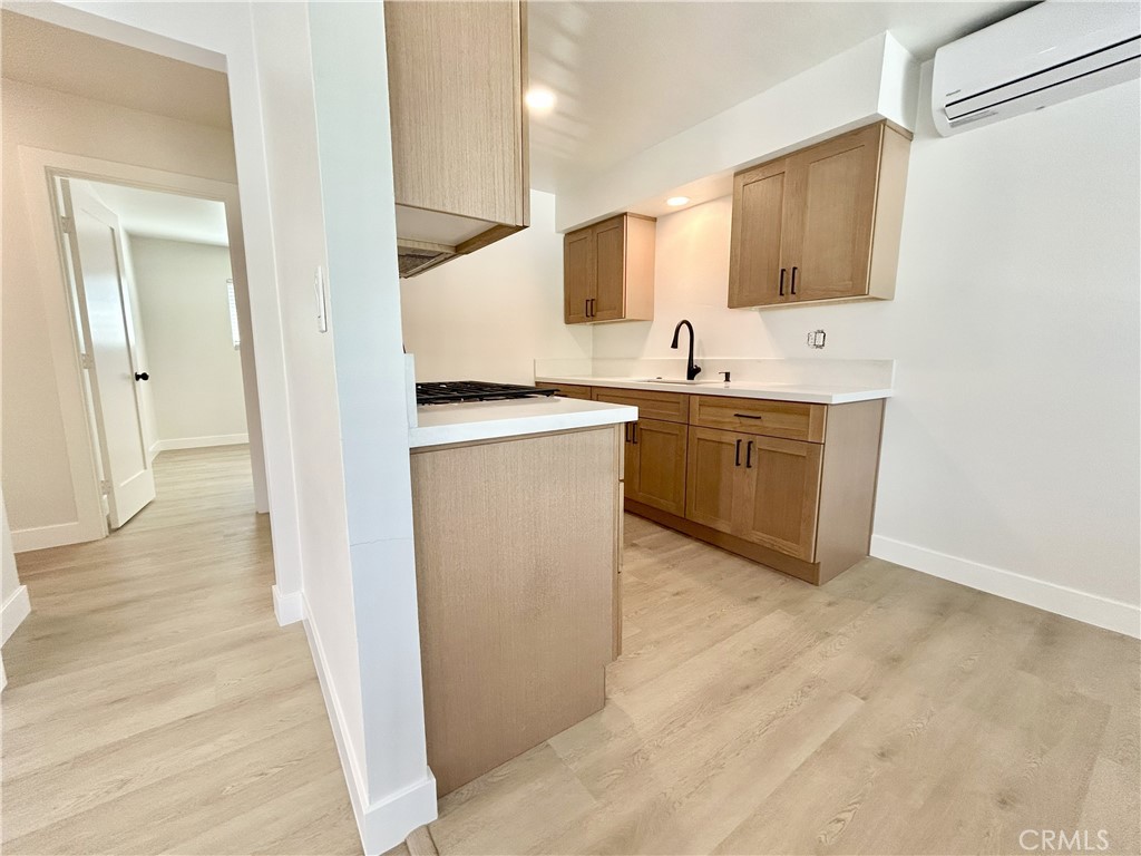 895 N Euclid Avenue 4