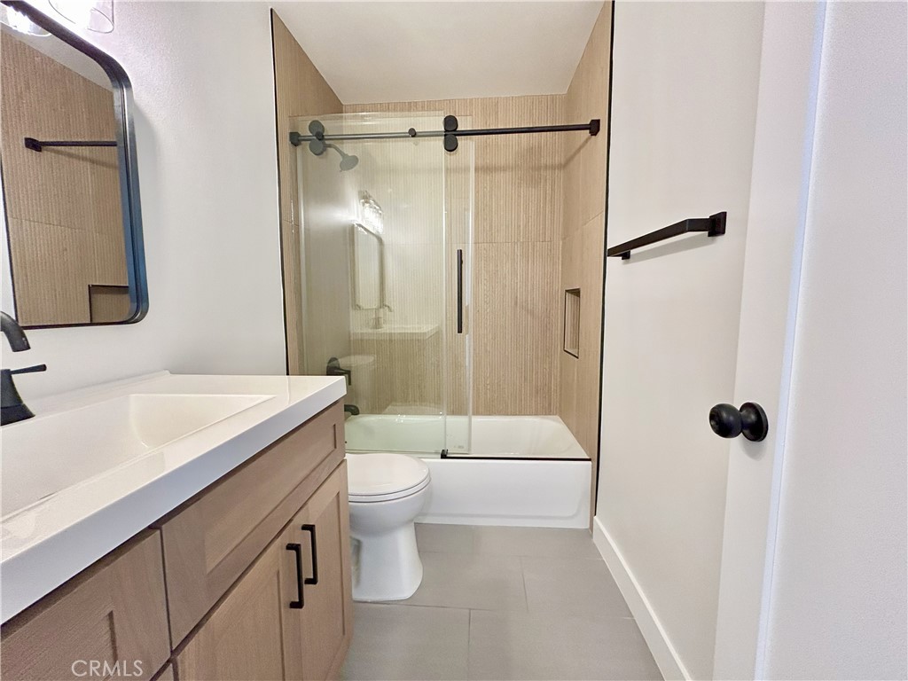 895 N Euclid Avenue 4