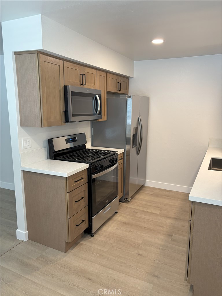 895 N Euclid Avenue 4