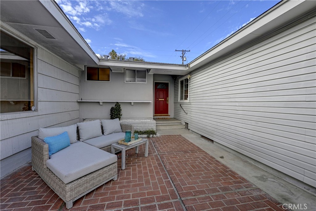 1601 W Baker Avenue