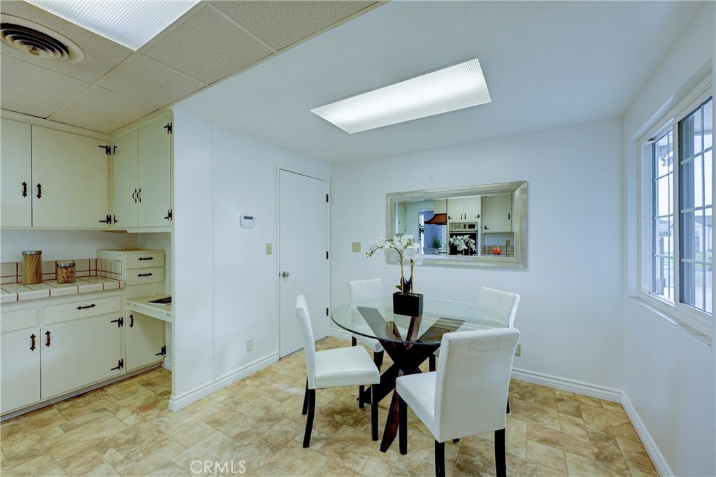 1601 W Baker Avenue