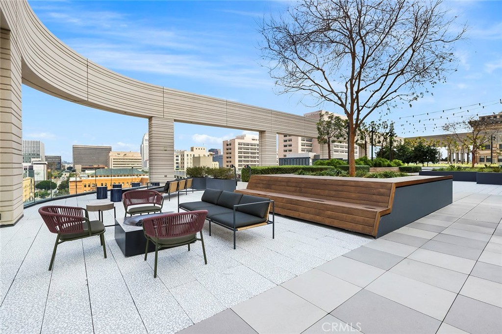 400 S Broadway 1701