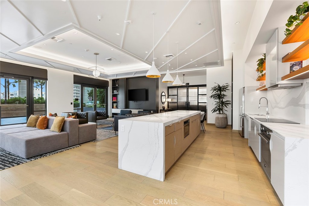 400 S Broadway 1701