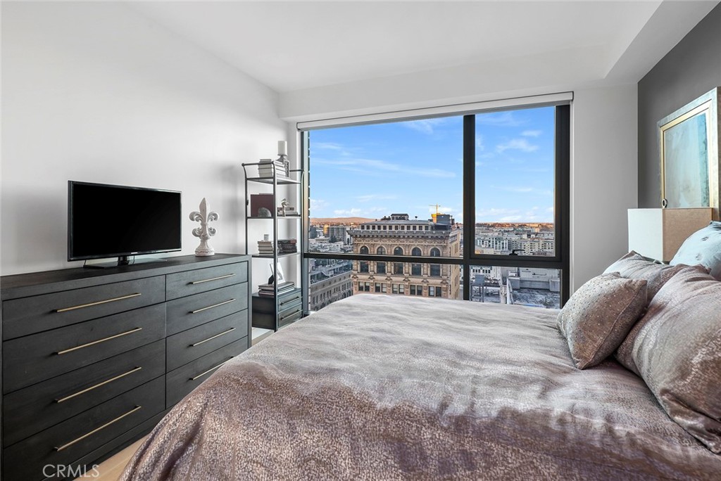 400 S Broadway 1701