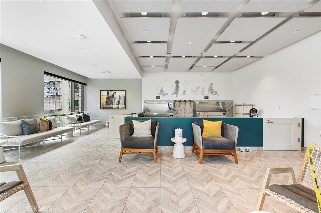 400 S Broadway 1701
