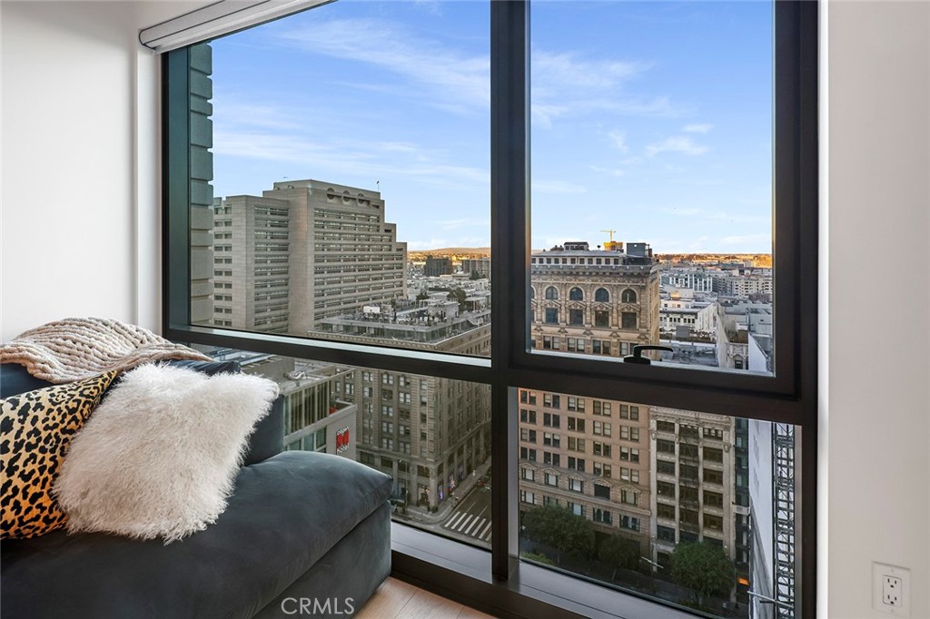 400 S Broadway 1701