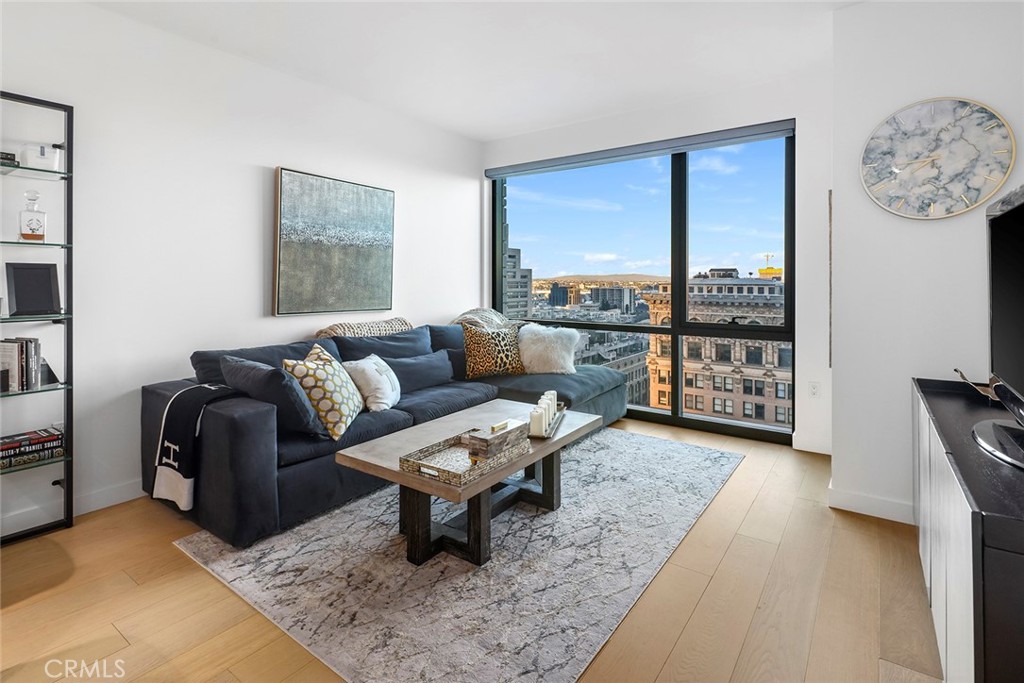 400 S Broadway 1701