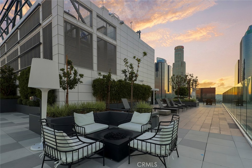 400 S Broadway 1701