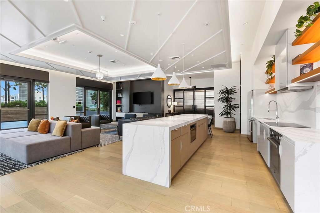 400 S Broadway 1701