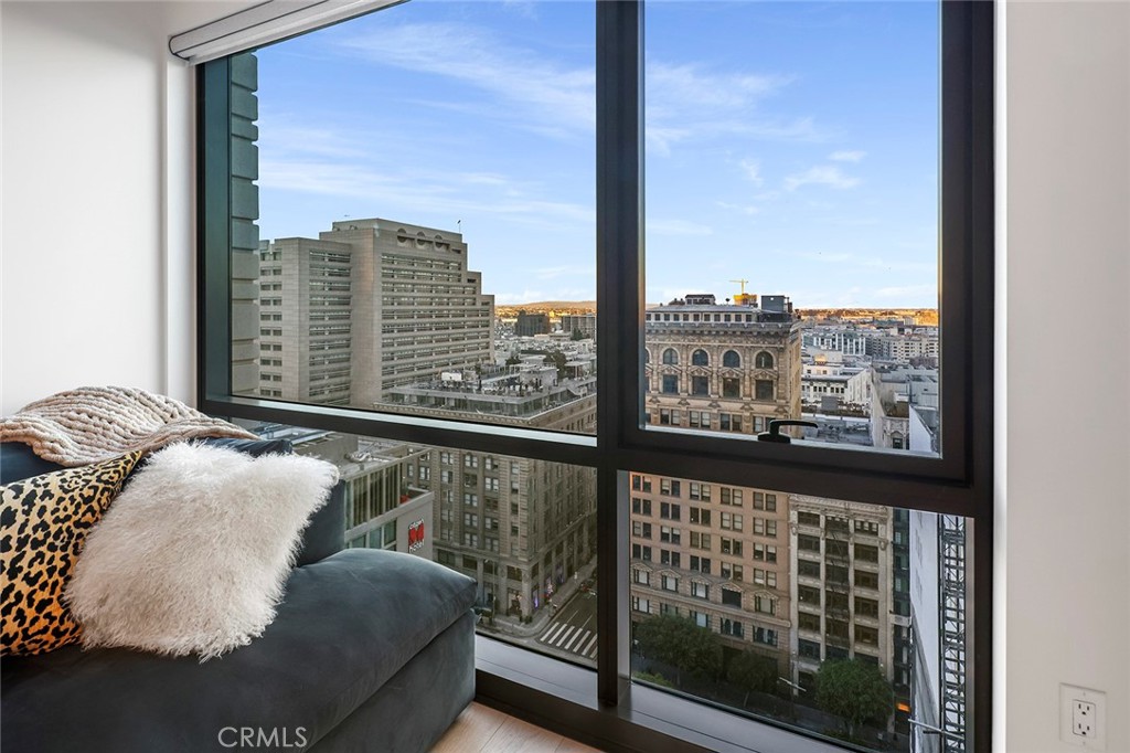 400 S Broadway 1701