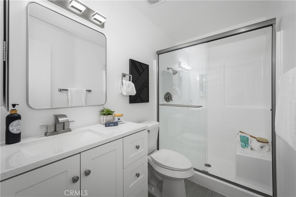 19721 Dunsmuir Plaza