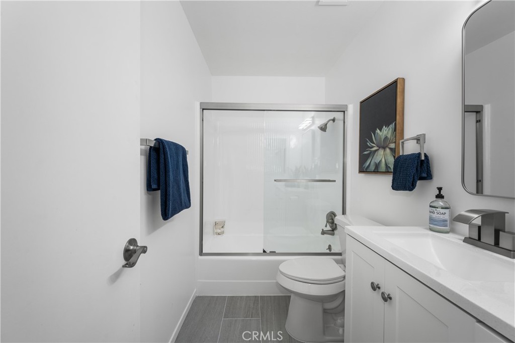 19721 Dunsmuir Plaza