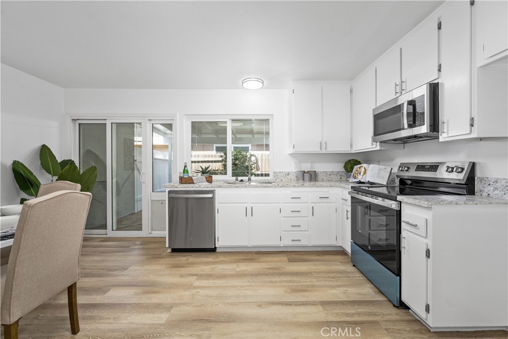 19721 Dunsmuir Plaza