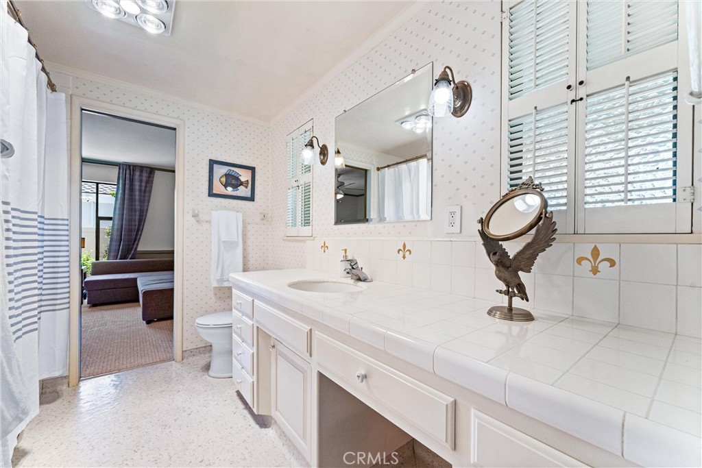 2117 N Westwood Avenue