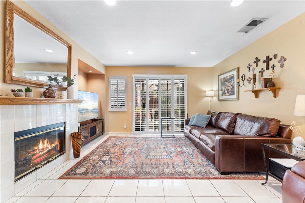 861 Shade Tree Way