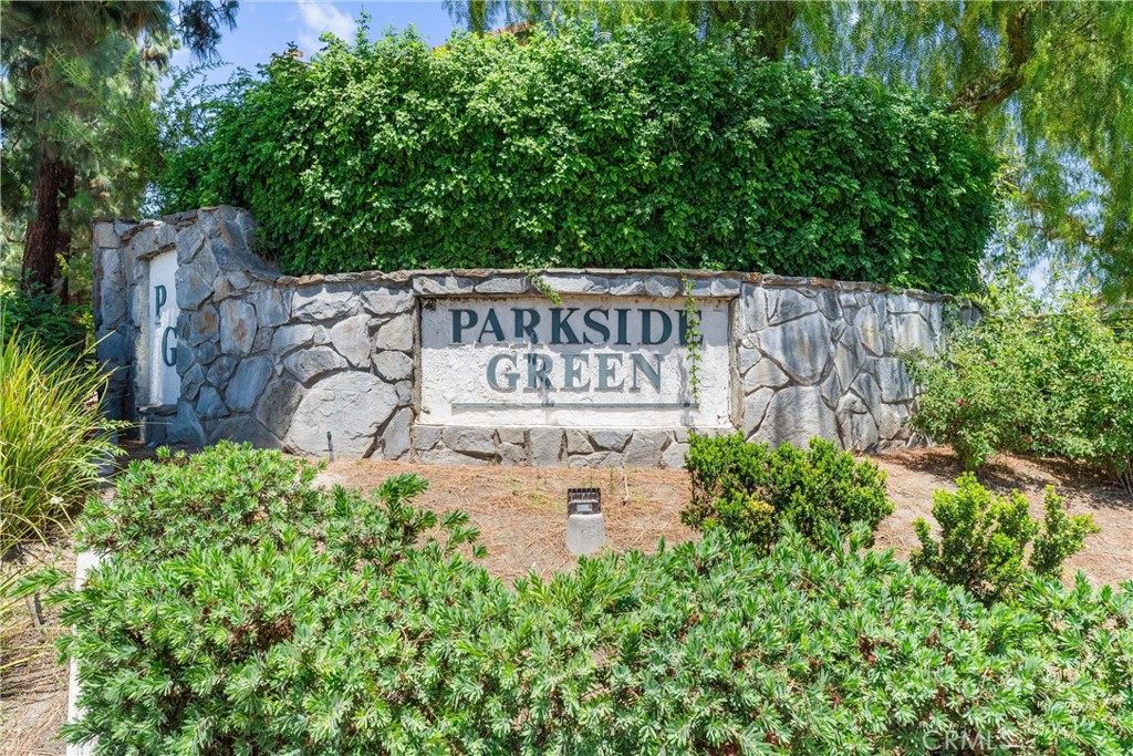 861 Shade Tree Way