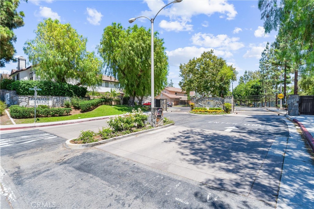 861 Shade Tree Way