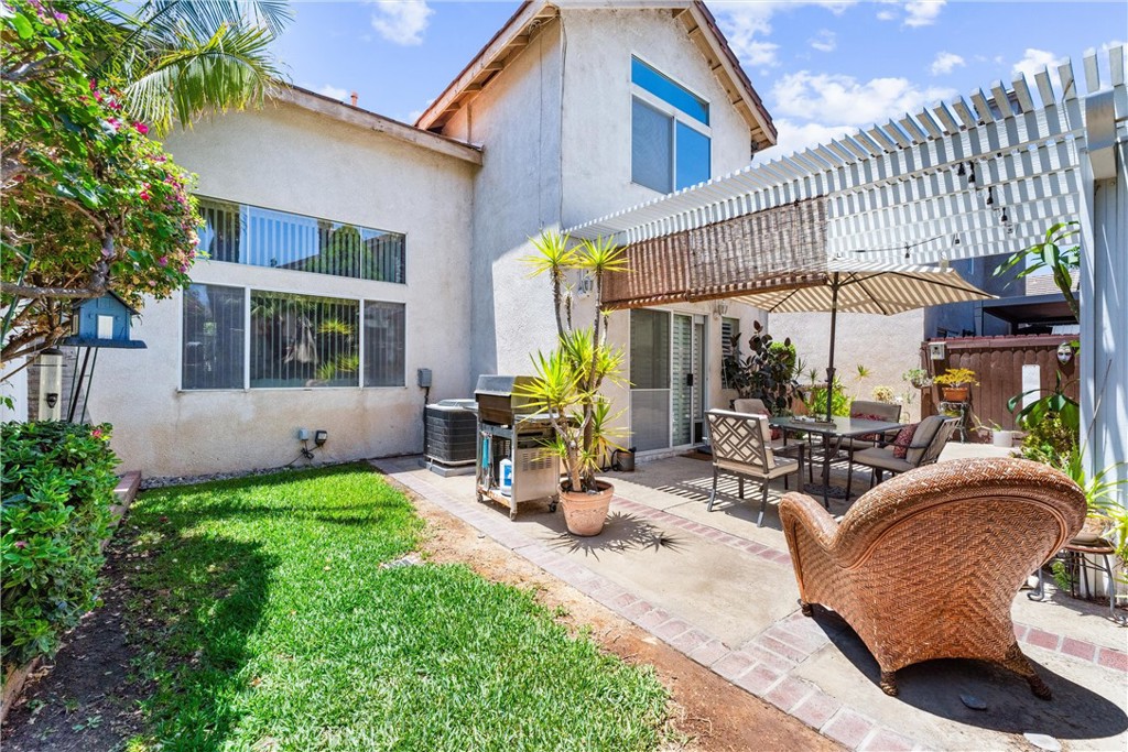 861 Shade Tree Way