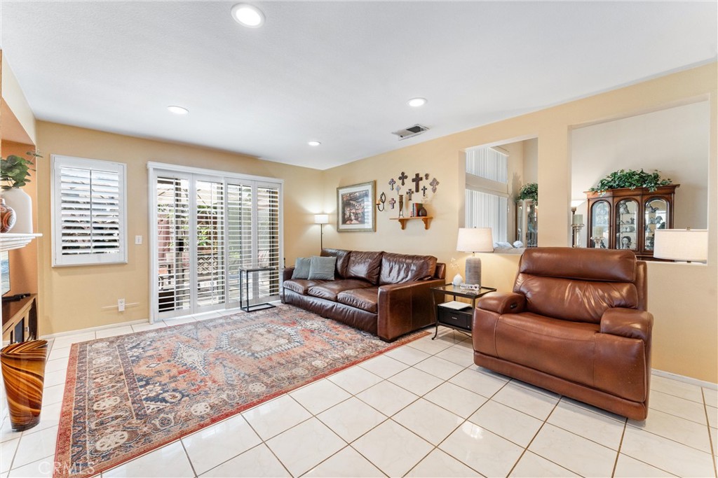 861 Shade Tree Way