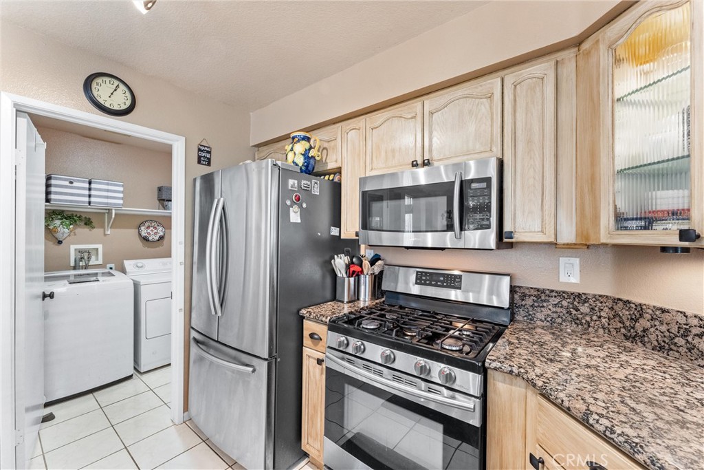 861 Shade Tree Way