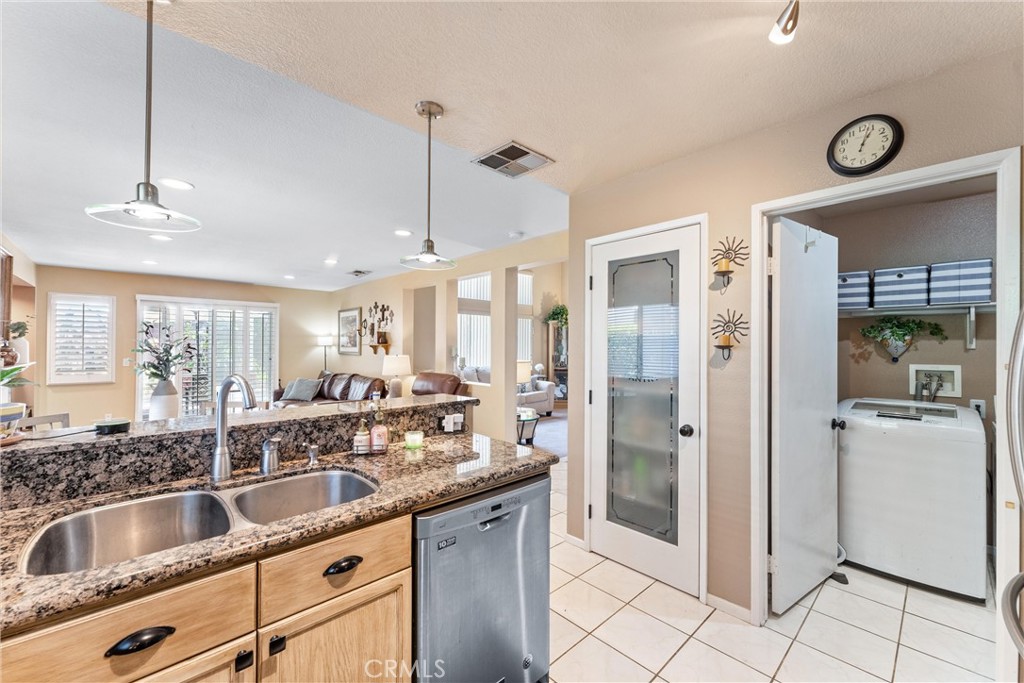 861 Shade Tree Way